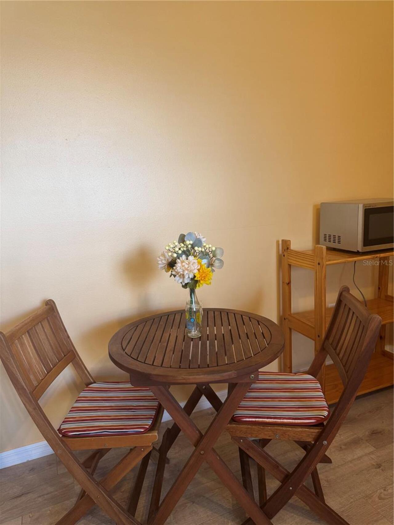 Listing Photo 12