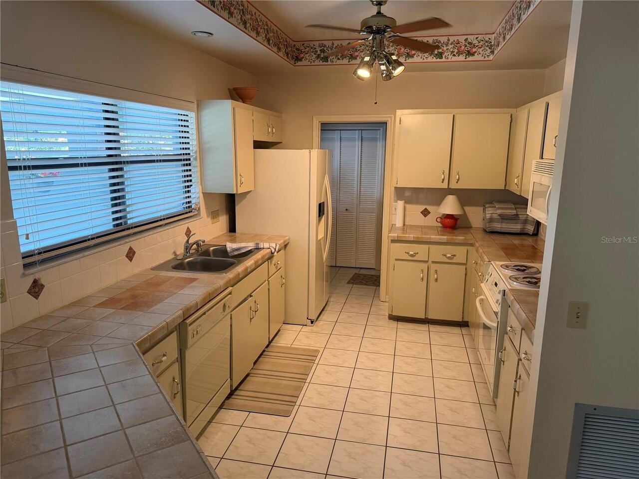 Listing Photo 8