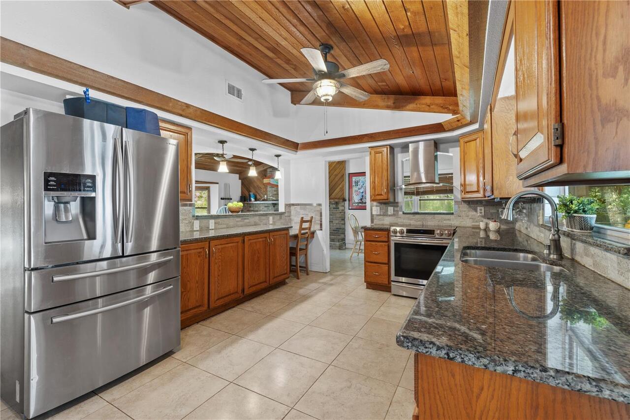 Listing Photo 12