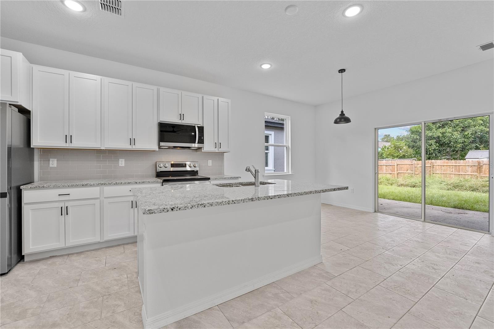 Listing Photo 14