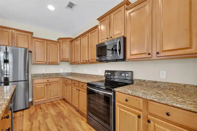 Listing Photo 15