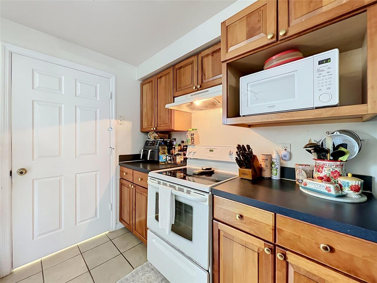 Listing Photo 12