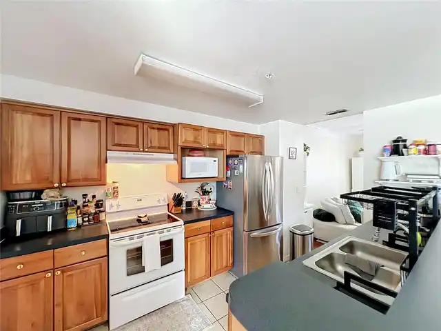 Listing Photo 9
