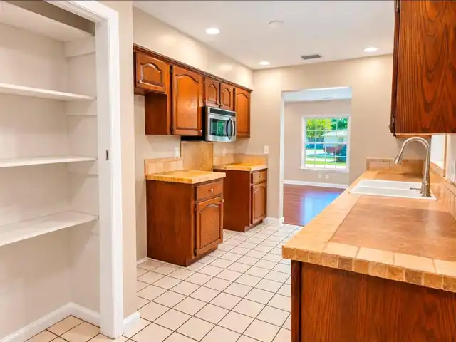Listing Photo 14