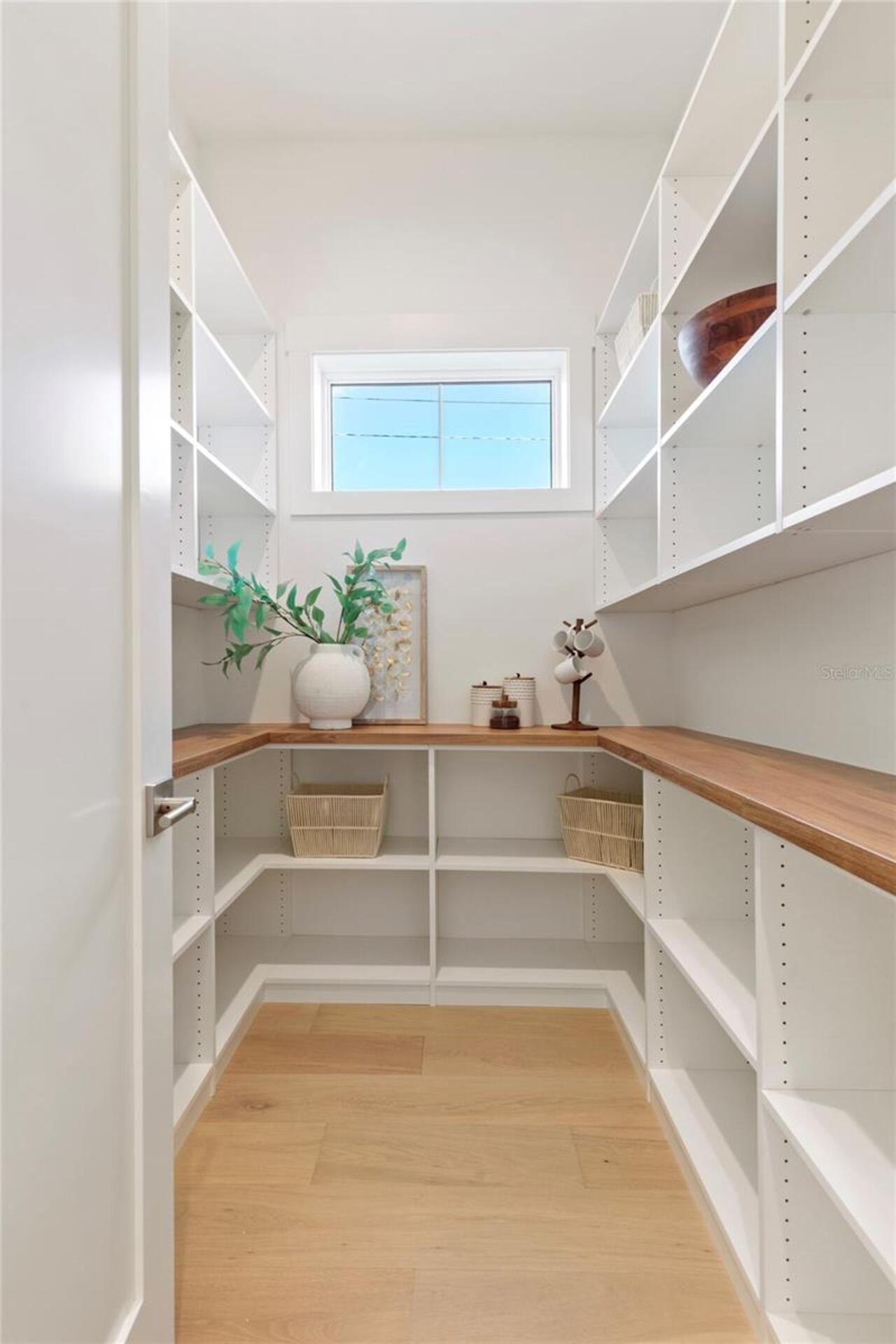 Listing Photo 12