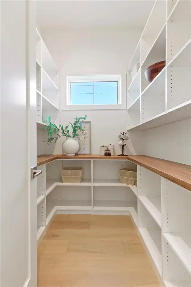 Listing Photo 14