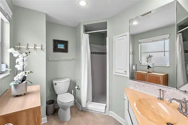 Listing Photo 18