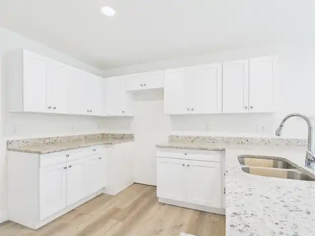 Listing Photo 7