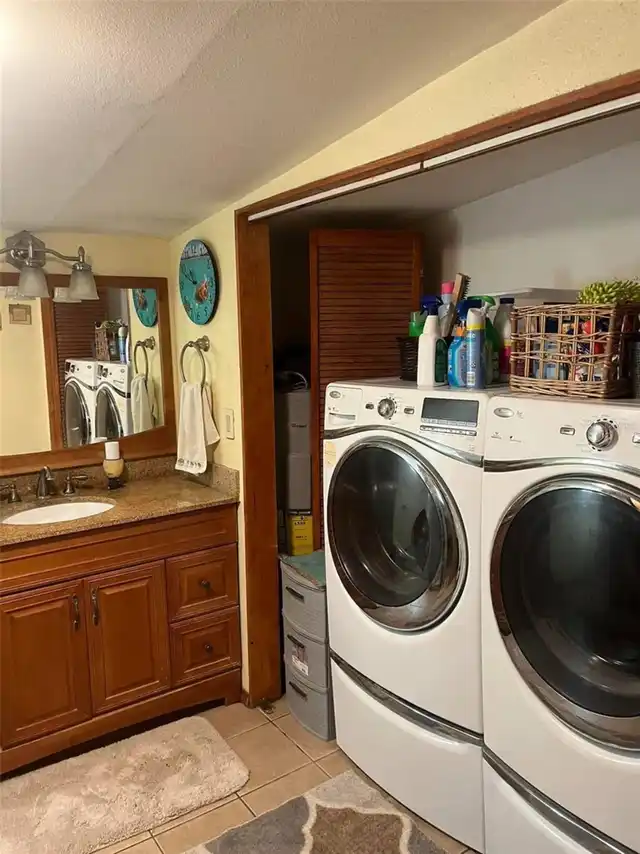 Listing Photo 12