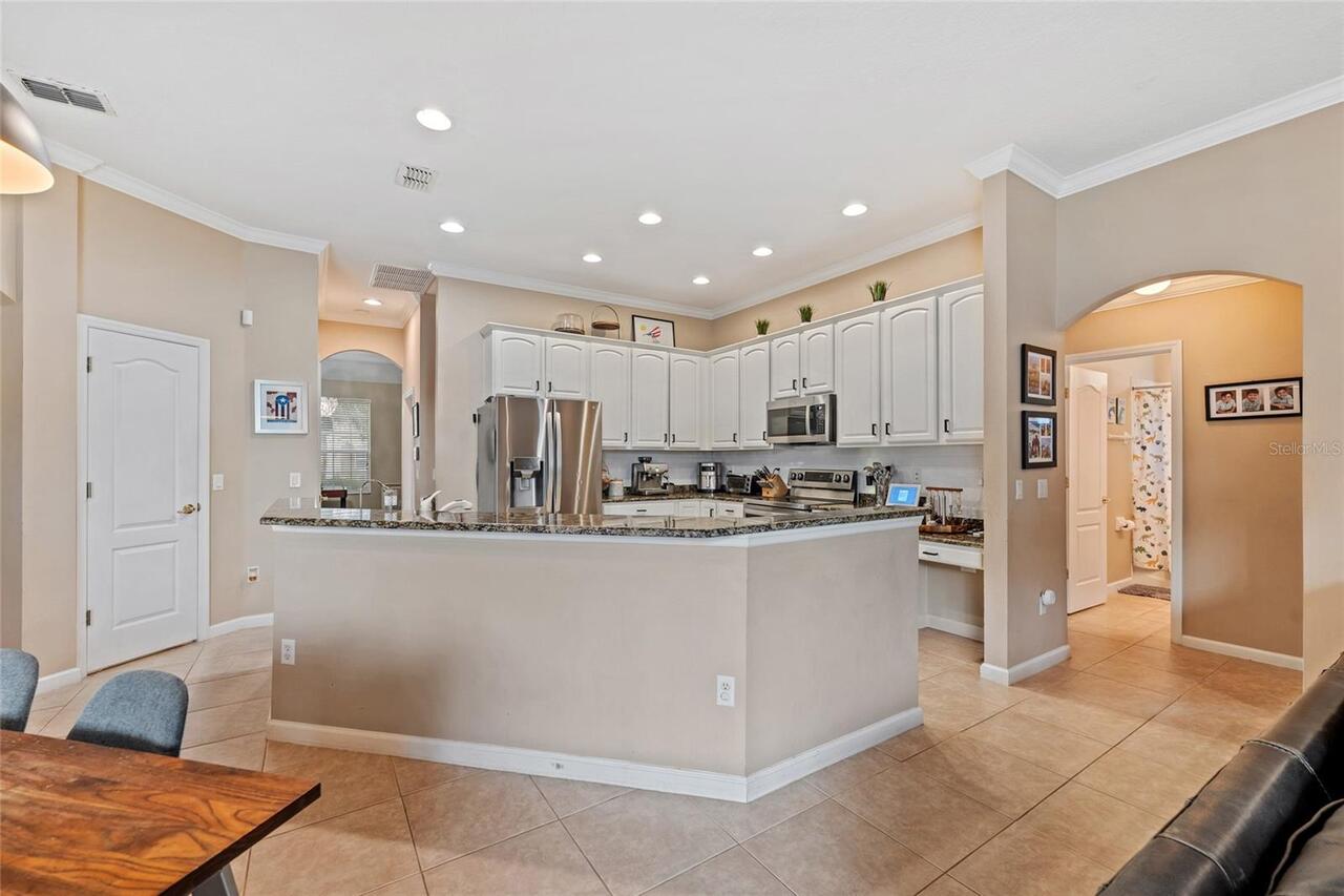 Listing Photo 8