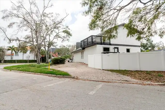 Listing Photo 6