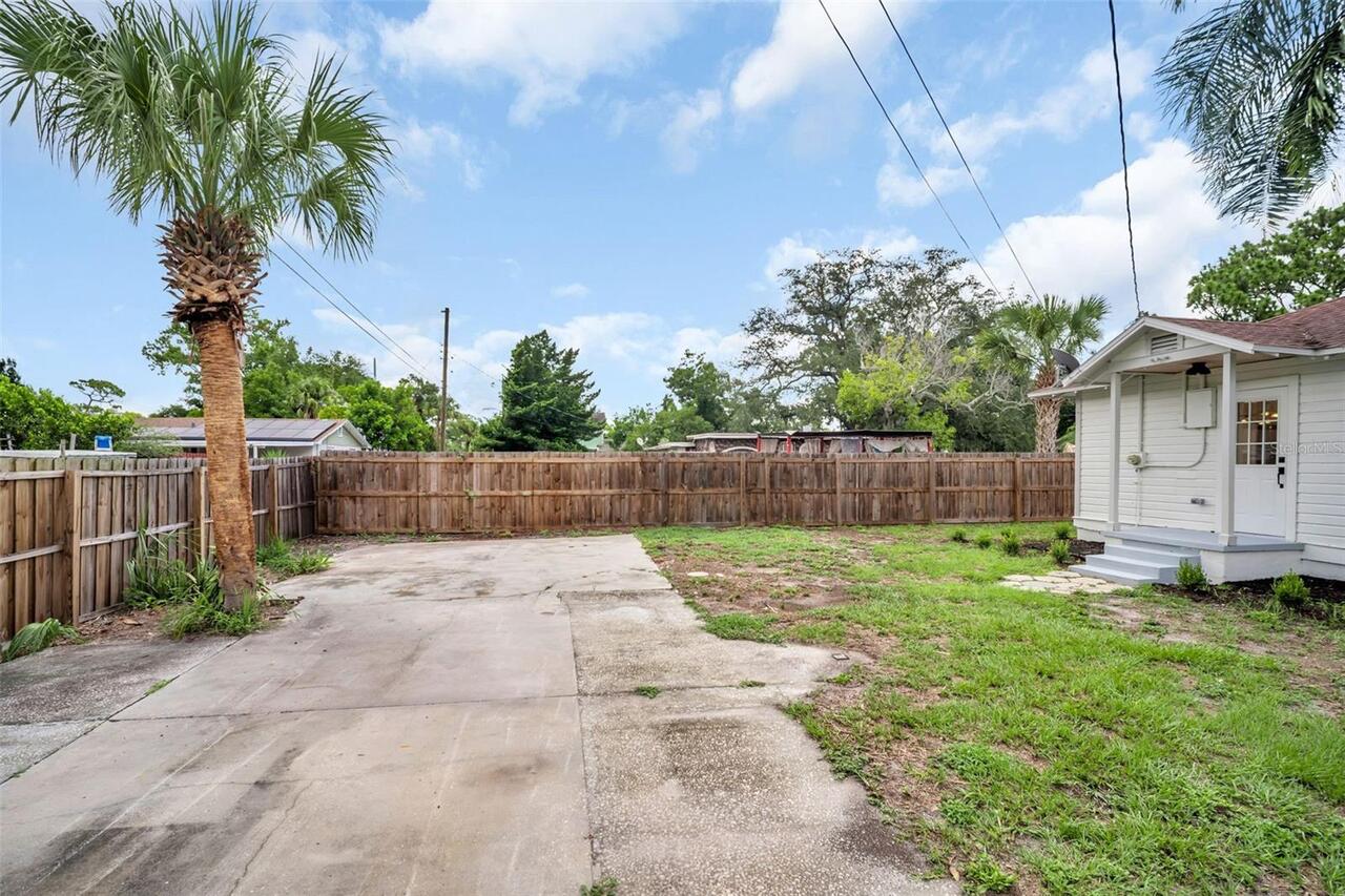 Listing Photo 8