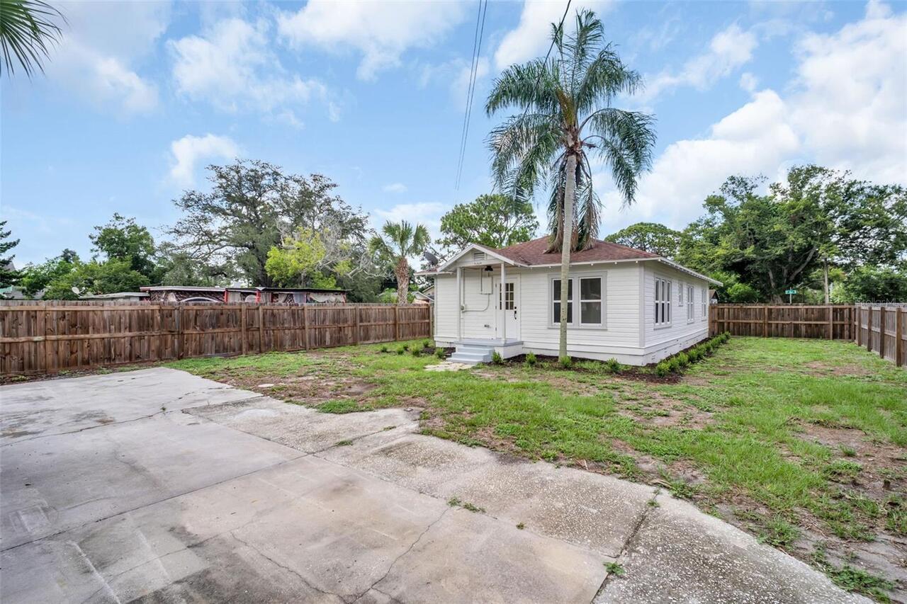 Listing Photo 12