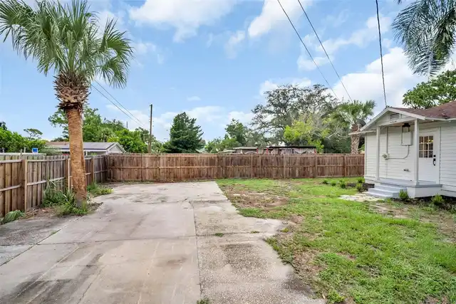 Listing Photo 8