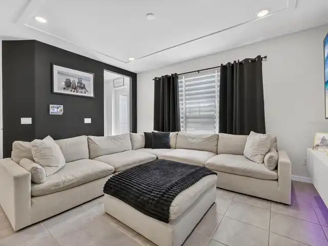 Listing Photo 8