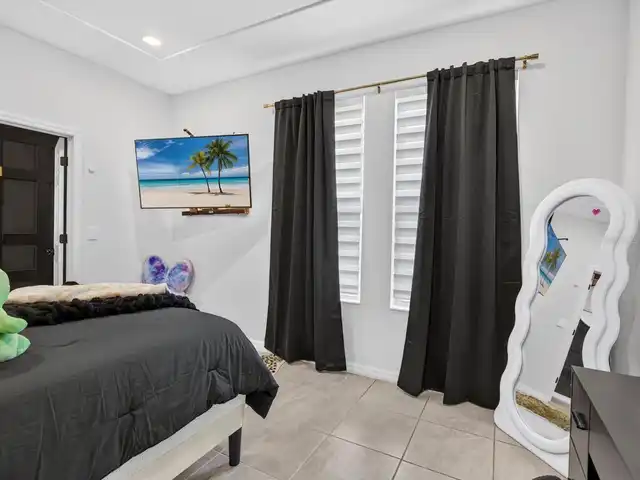 Listing Photo 16