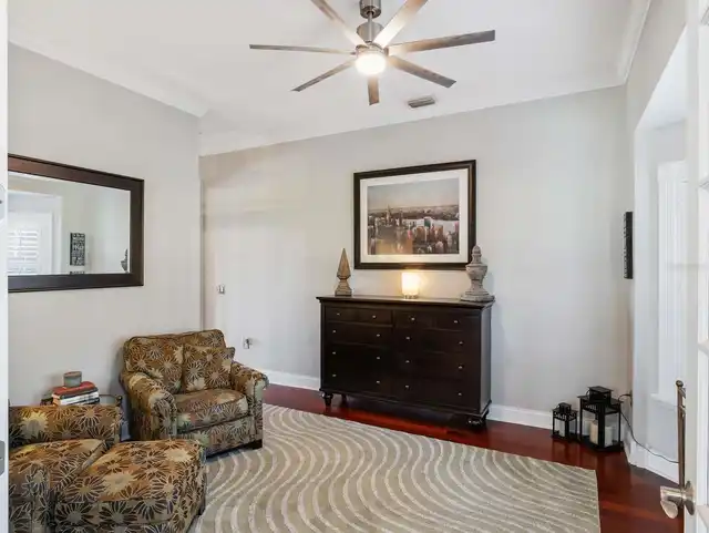 Listing Photo 7