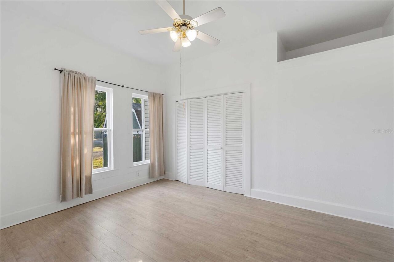 Listing Photo 11