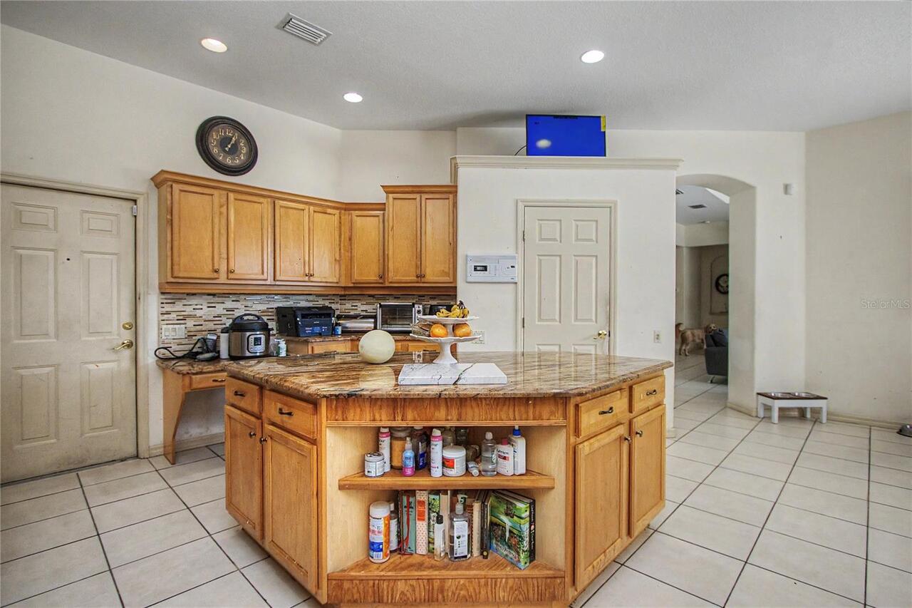 Listing Photo 10
