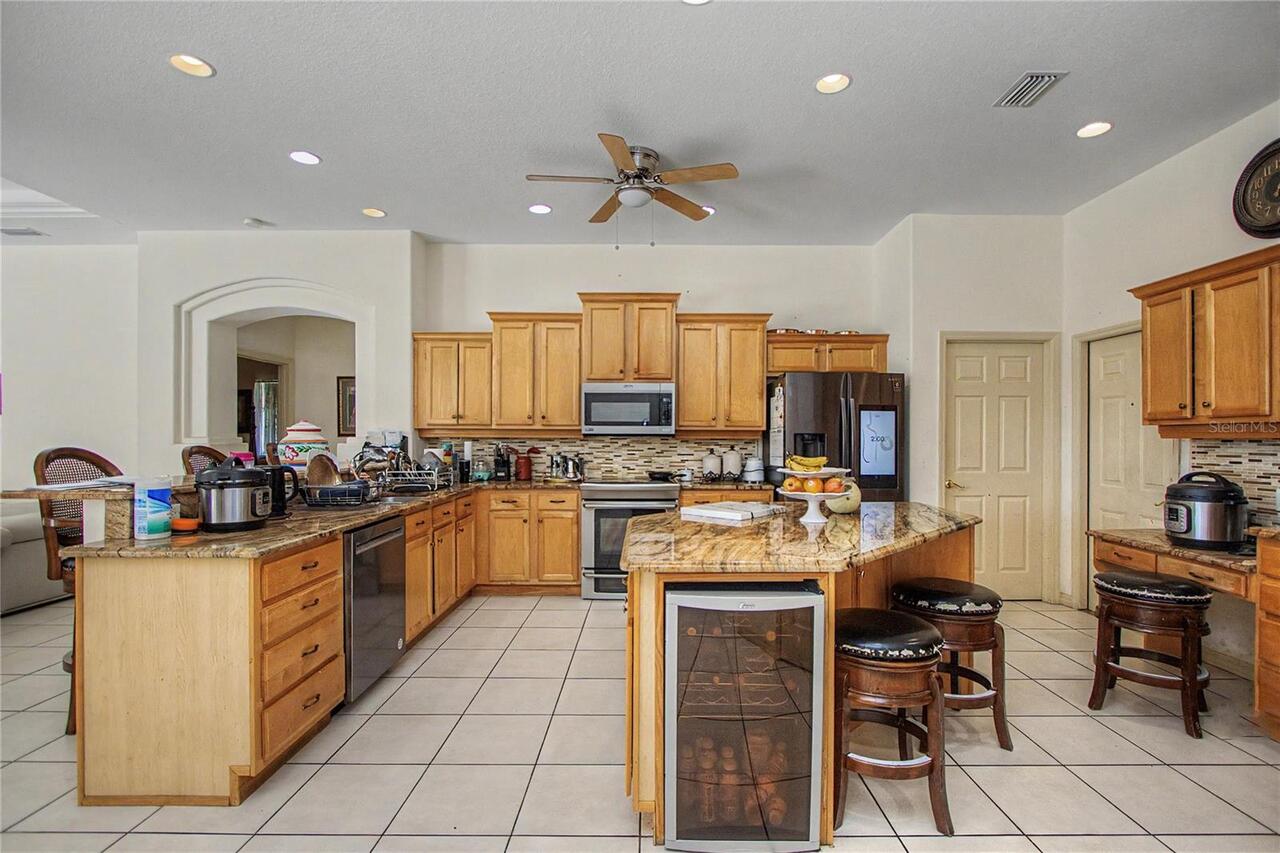 Listing Photo 11