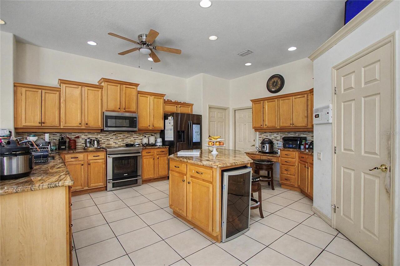 Listing Photo 12