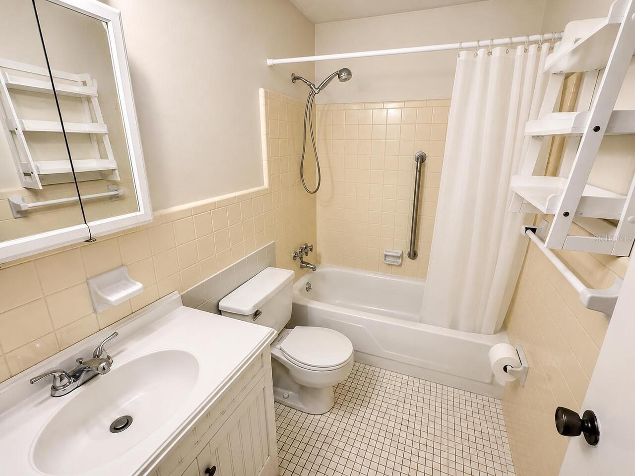 Listing Photo 11
