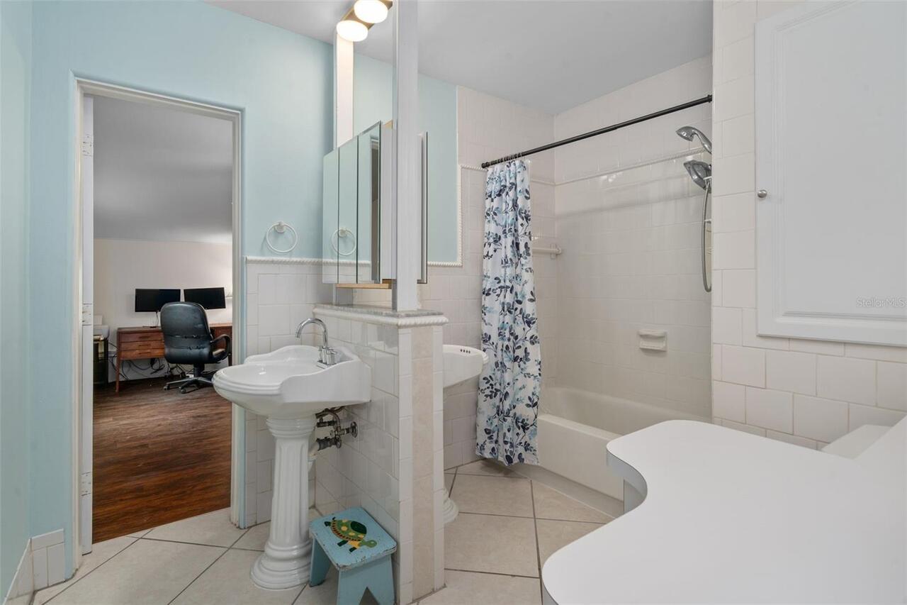 Listing Photo 16