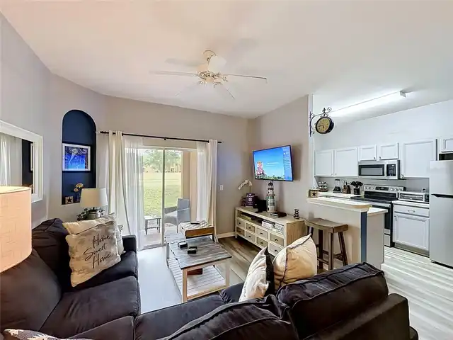 Listing Photo 8