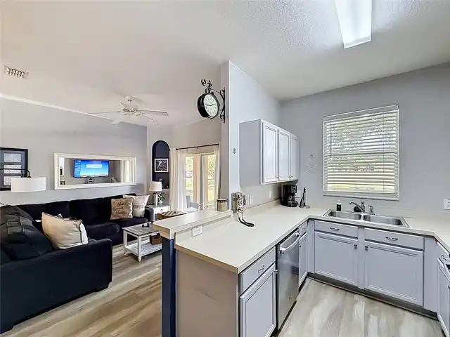Listing Photo 10