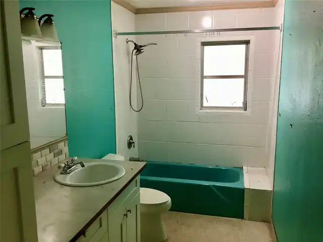 Listing Photo 9