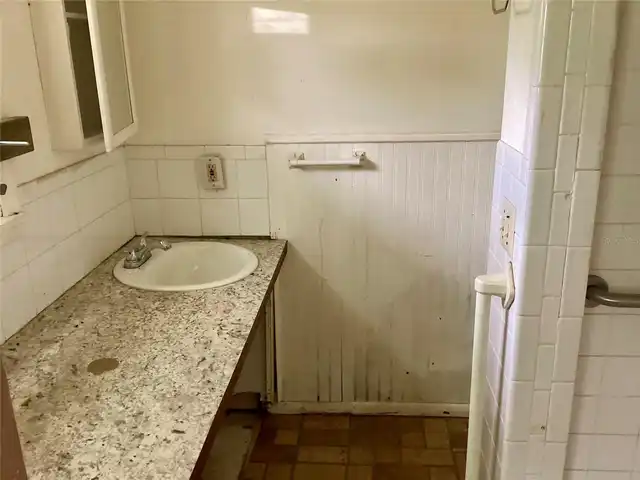 Listing Photo 14