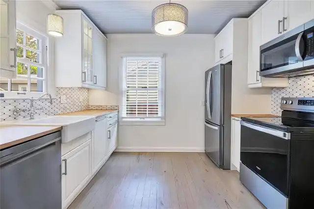 Listing Photo 17