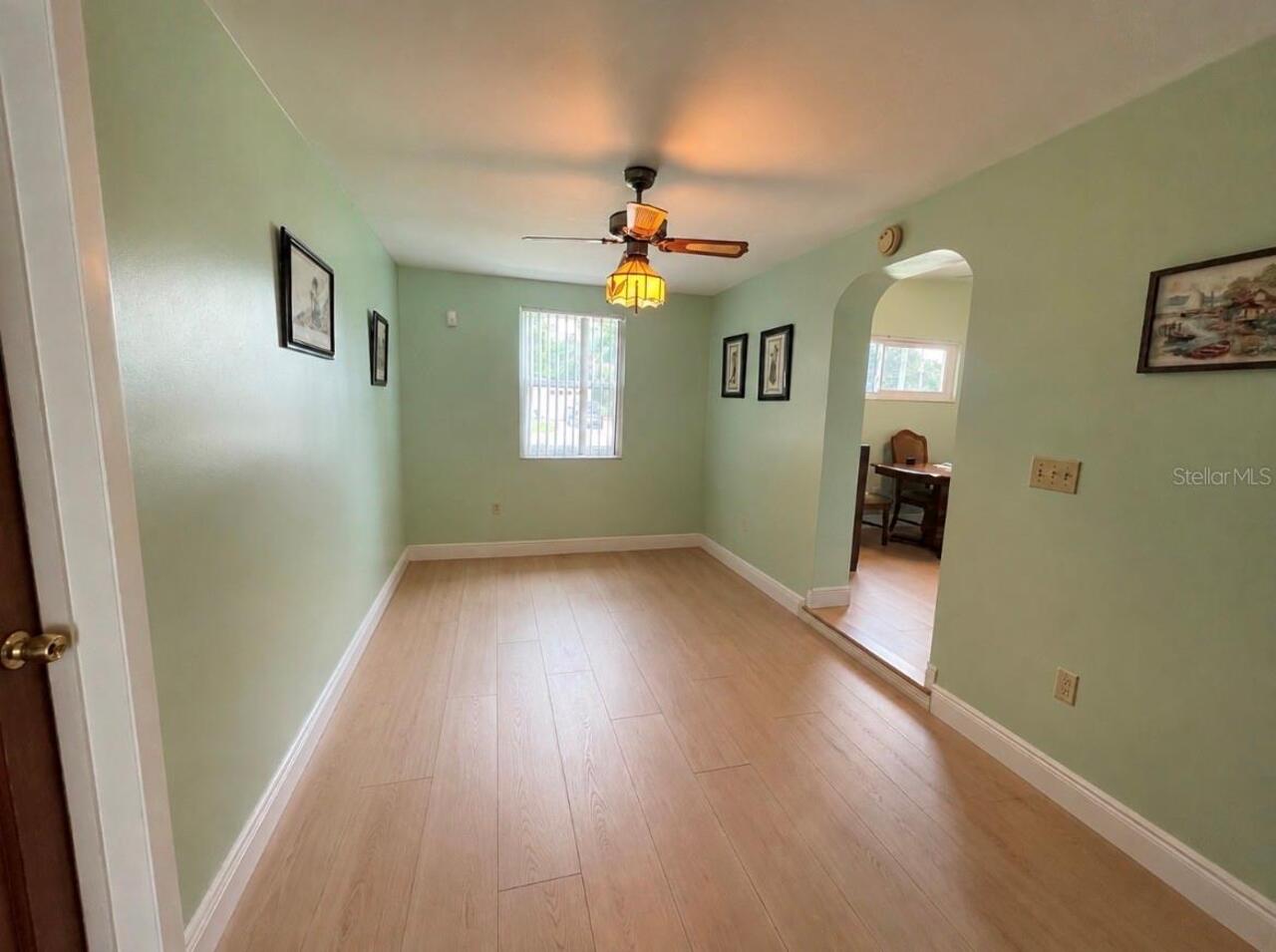 Listing Photo 11