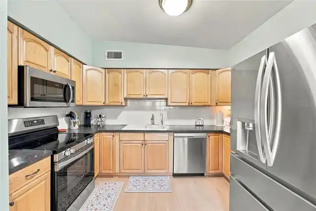 Listing Photo 14