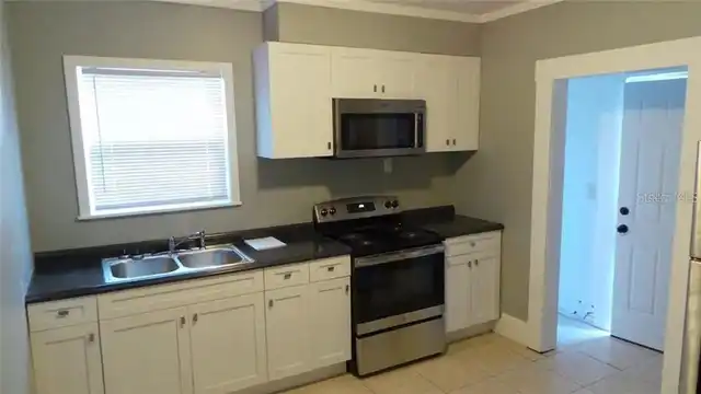 Listing Photo 7
