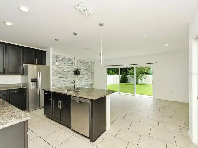 Listing Photo 9