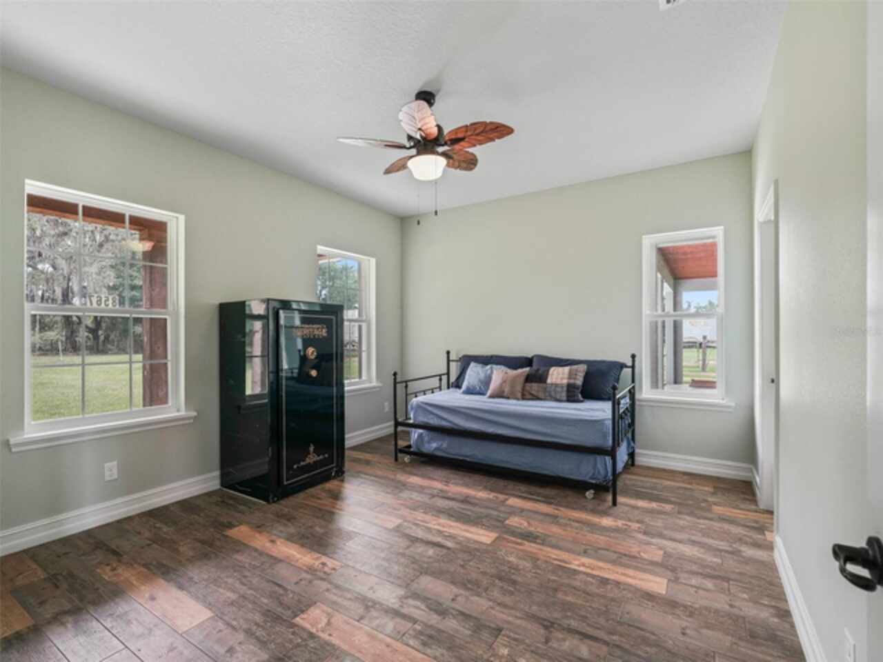 Listing Photo 18