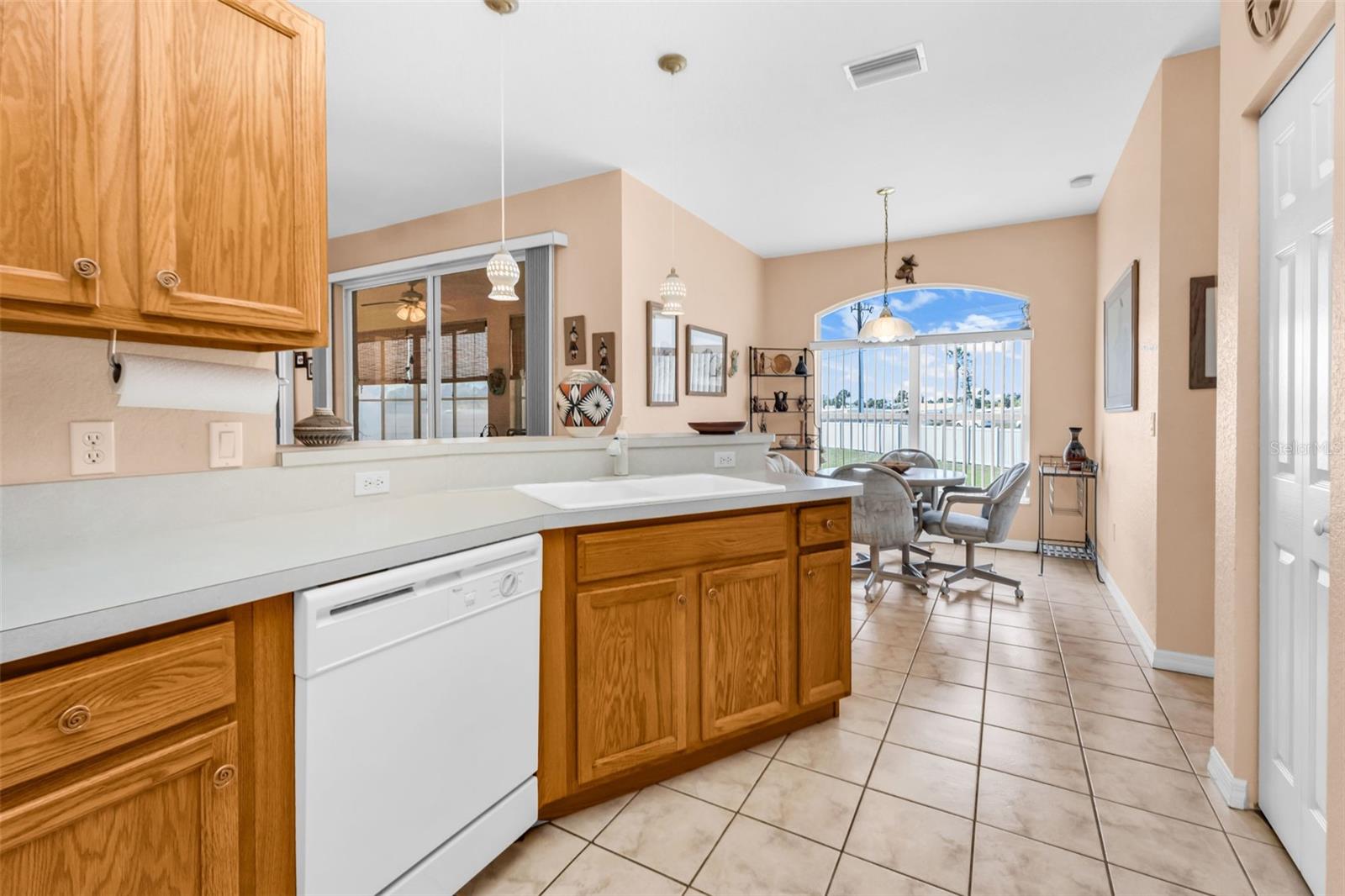 Listing Photo 8