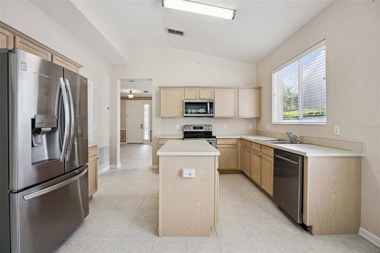 Listing Photo 9