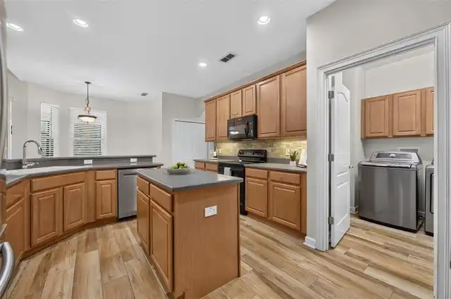 Listing Photo 15