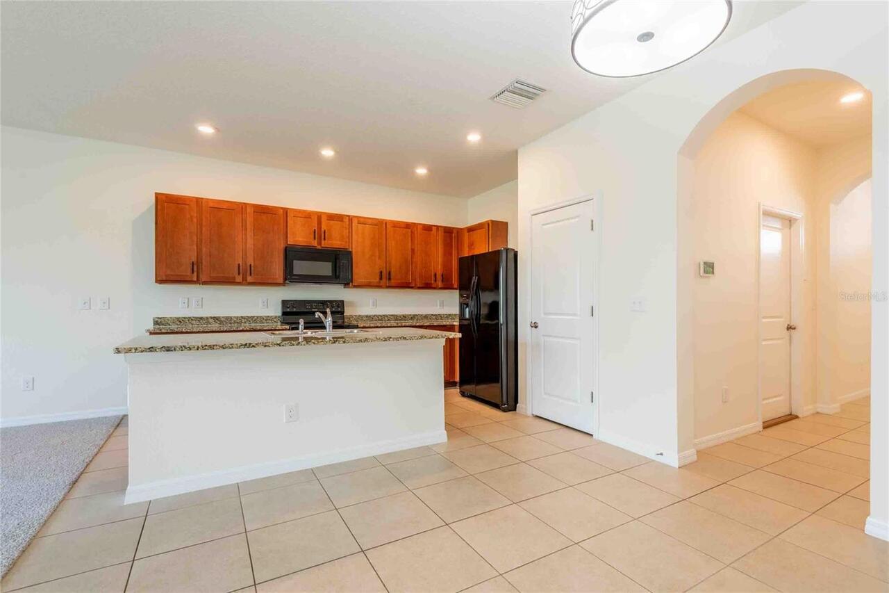 Listing Photo 12