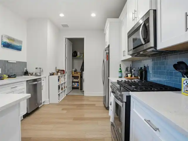 Listing Photo 9