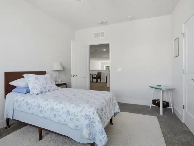 Listing Photo 25