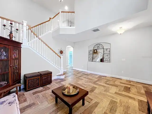 Listing Photo 10