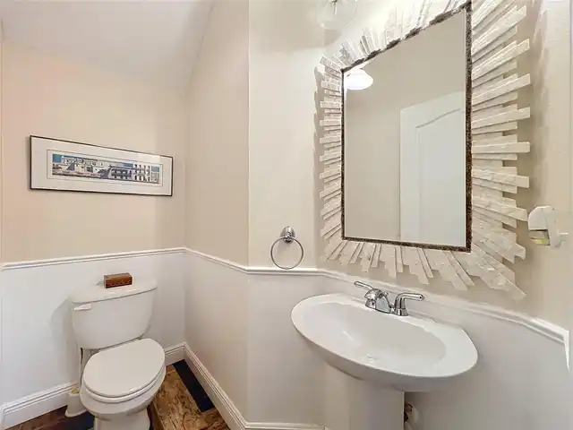 Listing Photo 12