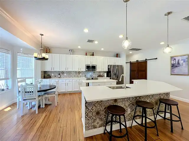 Listing Photo 17