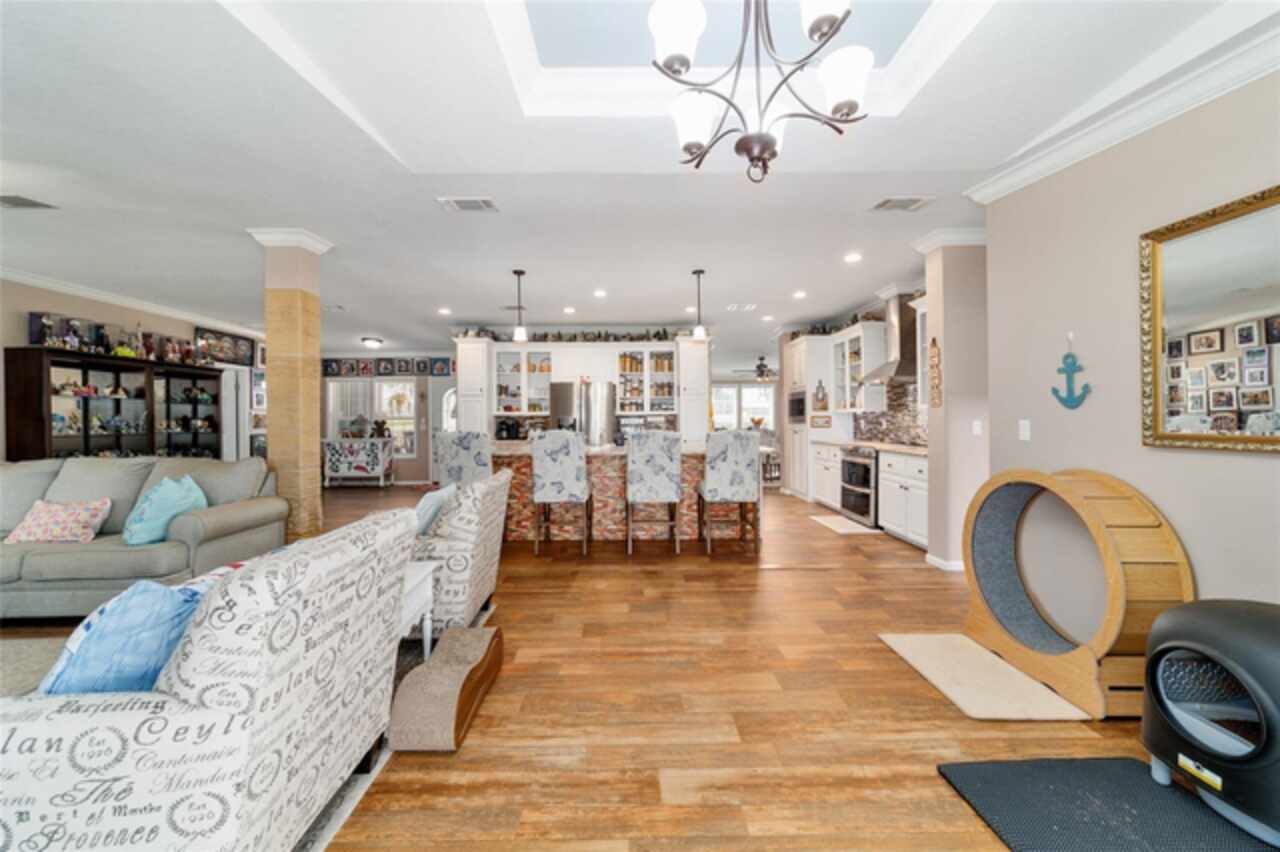 Listing Photo 18