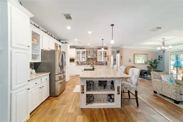 Listing Photo 16