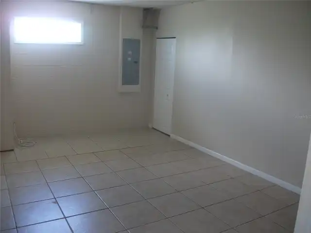 Listing Photo 12