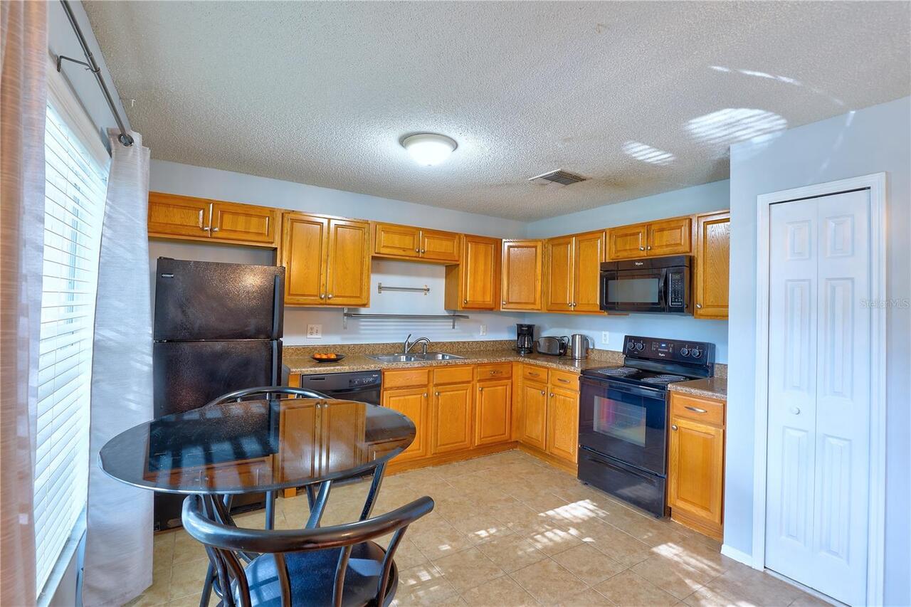 Listing Photo 10
